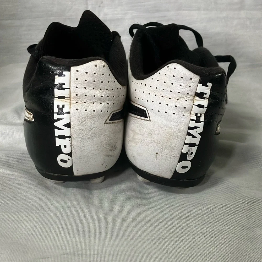 Nike boys/ girls Tiempo soccer shoes / Cleats - some STAINS but good condition - Picture 2 of 16